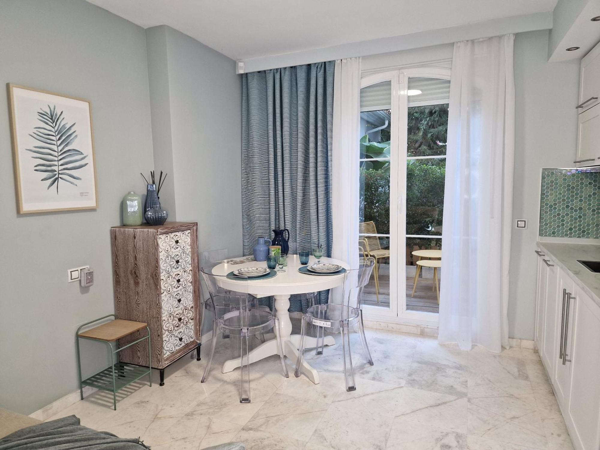Sun & Palms - Cozy Flat In Quiet Neighbourhood With A Great Pool Area Apartment Malaga Exterior photo