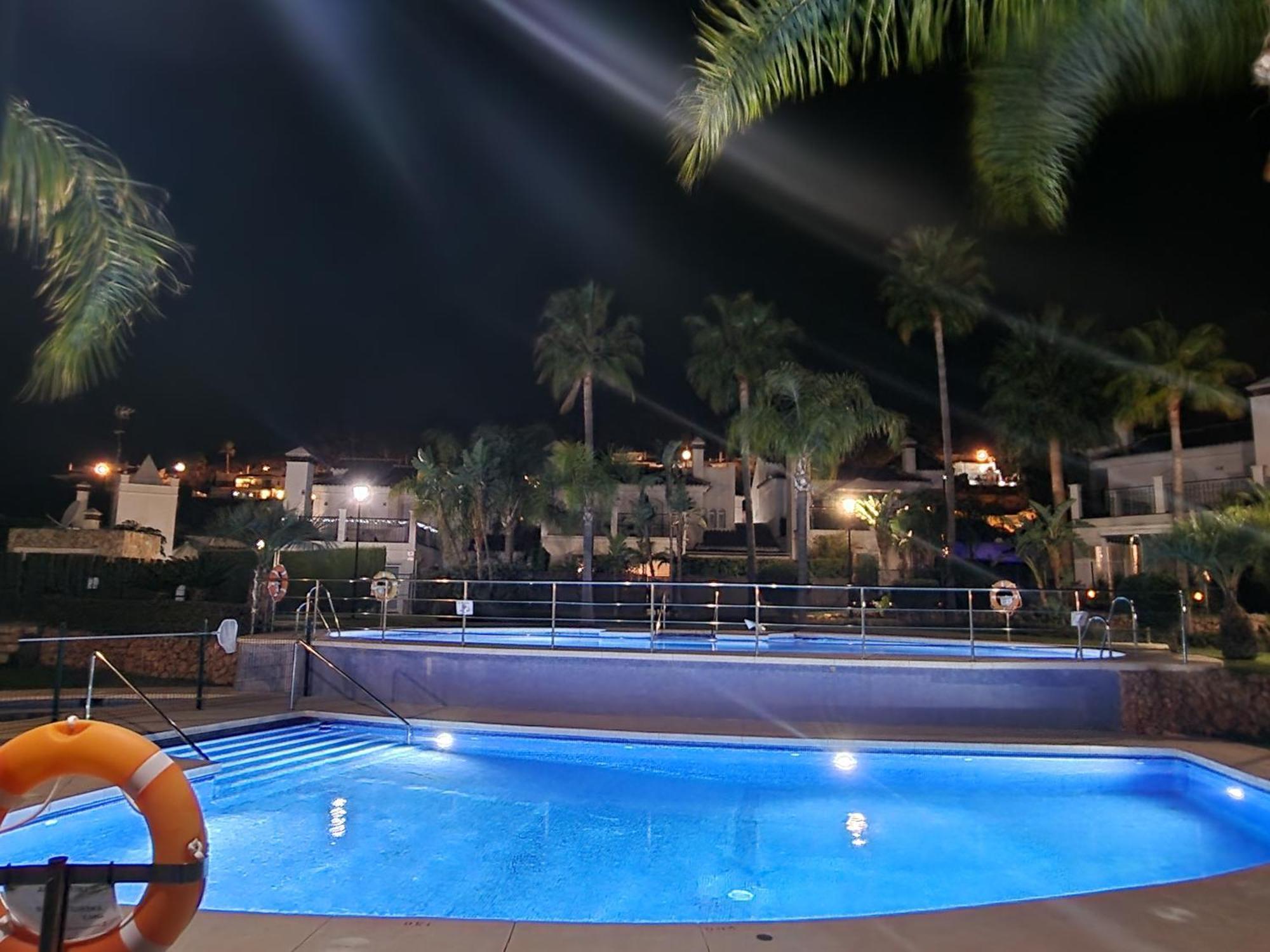 Sun & Palms - Cozy Flat In Quiet Neighbourhood With A Great Pool Area Apartment Malaga Exterior photo