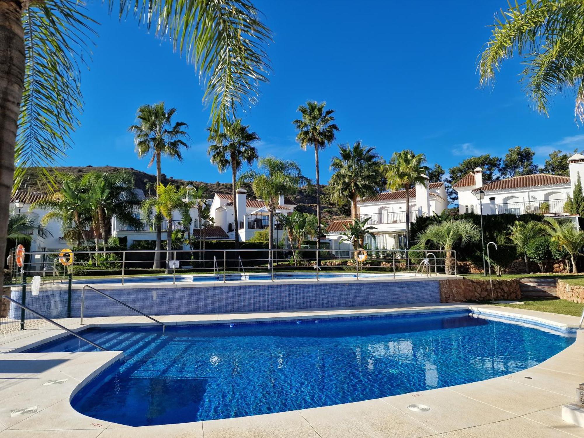 Sun & Palms - Cozy Flat In Quiet Neighbourhood With A Great Pool Area Apartment Malaga Exterior photo